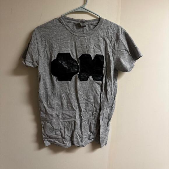 Grey phi mu letter tee - Picture 1 of 3